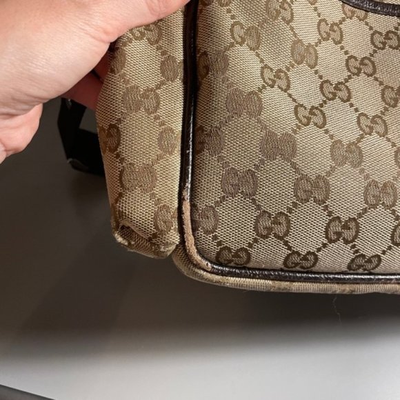 Gucci Supreme Diaper Bag - Picture 5 of 16